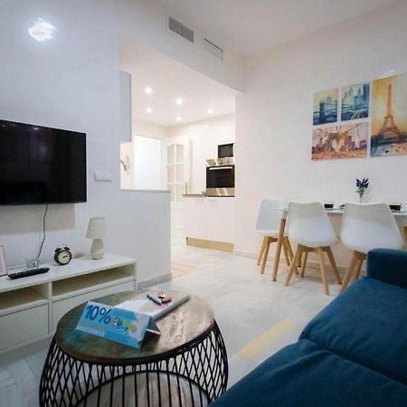 Holidays2Malaga Eduardo Ocon Ground Floor Renovated Apartment In The City Center Bagian luar foto